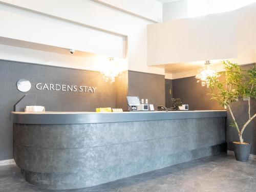Lobi atau kawasan kaunter penerimaan di GARDENS STAY