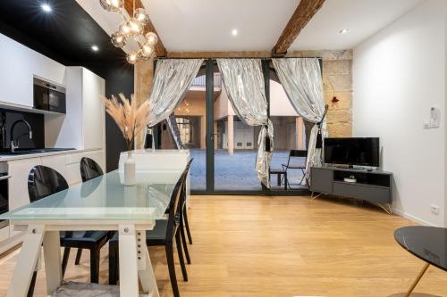 Le Yona Mirabeau - Appartement T3 Atypique situé dans le centre ville historique - proche Rotonde