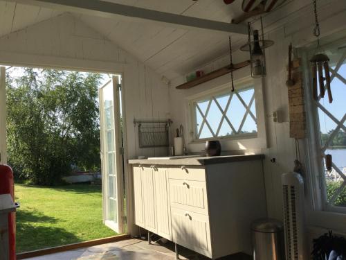 Stockholms skärgårdにあるキッチンまたは簡易キッチン