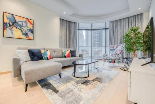 RH - Beautiful & Spacious furnished 01 BR, Walk away from Dubai Mall