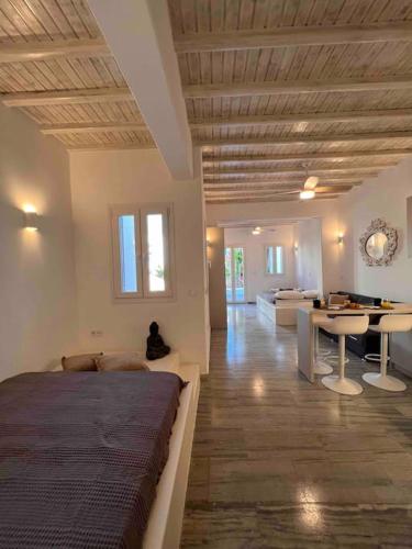 “Myrto” Apartments- Ornos Beach