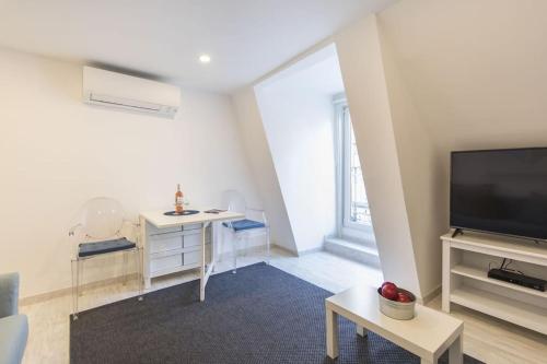 Principe Real Duplex by Local