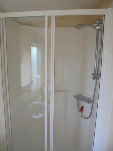 Un baño de Sealands Salisbury SL 6 Berth Central heated FREE WiFi