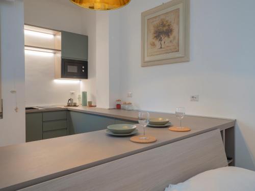 Xenia Apartments - Renovated studio in Navigli area