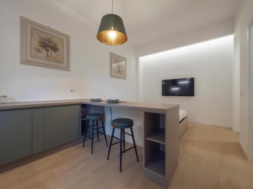 Xenia Apartments - Renovated studio in Navigli area
