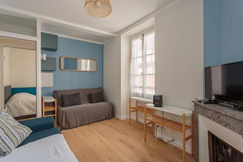 Photo de la galerie de l'établissement Fontaine 1 - Appartement rénové en plein centre historique, à Ciboure