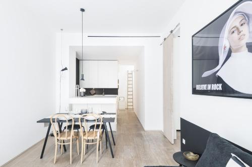 Easylife - Milano - Corso Garibaldi 44 - Brera