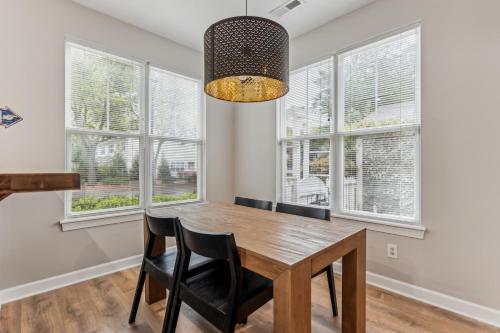 Φωτογραφία από το άλμπουμ του Sunny Retreat: Pool & Beach Near Condo σε Γουίλμινγκτον