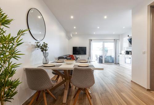 LOFT à deux pas de la Mer avec terrasse n2