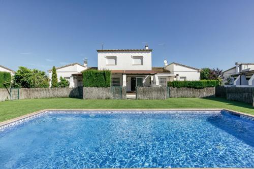 Villa Romaní, con piscina