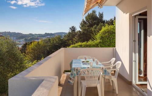 2 Bedroom Nice Apartment In Rab