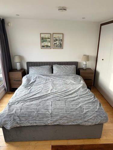Krevet ili kreveti u jedinici u objektu King’s Cross 2 bedroom apartment