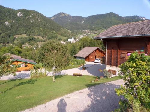 Photo de la galerie de l'établissement Chalet esprit Savoyard, à Vacheresse