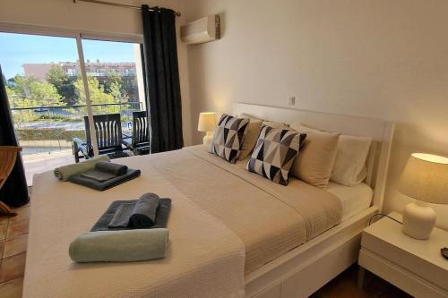 Jasmine apartment next to Meia Praia Beach