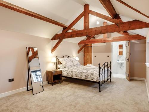 Ένα ή περισσότερα κρεβάτια σε δωμάτιο στο 4 Bed in Dunstable 93632