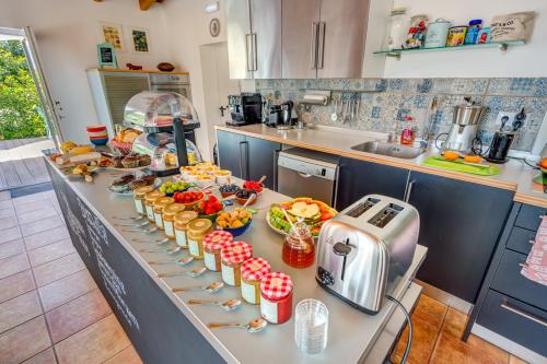 Kuchyň nebo kuchyňský kout v ubytování Quinta das Piteiras-Turismo Rural