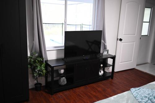 Home away from home close to parks - Pet Friendly photo 18