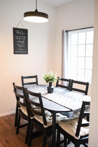 Home away from home close to parks - Pet Friendly photo 29