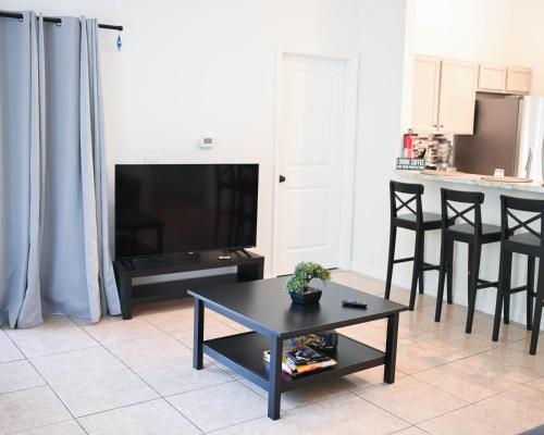 Home away from home close to parks - Pet Friendly photo 44