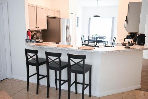 Home away from home close to parks - Pet Friendly photo 34