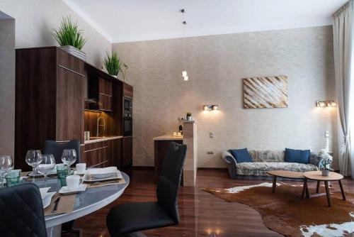 Posedenie v ubytovaní Central Luxy design apartment