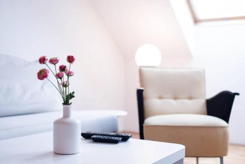 Stylish and comfy apartment for 6 guests 1027 Budapest, Budapest, Fő utca 63-65 kép - 3
