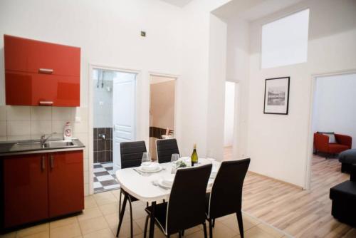 Very central spacious AC apartment 1072 Budapest, Budapest, Rákóczi út 16 kép - 3