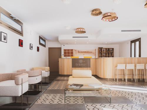 Coin salon dans l'établissement Tramas Hotel & Spa