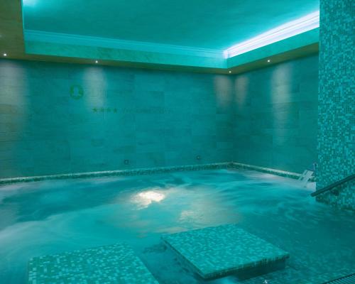 Piscine de l'établissement Tramas Hotel & Spa ou située à proximité