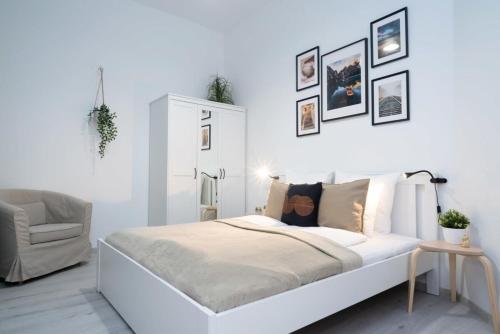 New home at exlusive central location