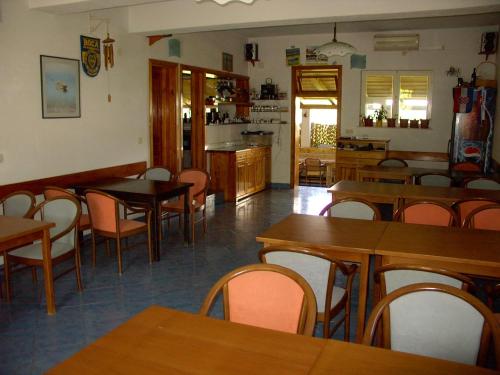 Εστιατόριο ή άλλο μέρος για φαγητό στο Pansion Ivan