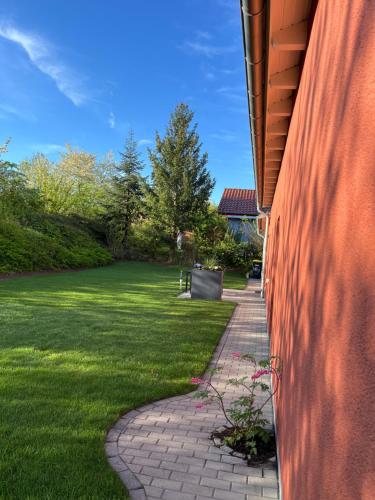 Zahrada ubytování Neu sanierte Wohnung für 2-4 P