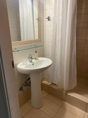 Bilik mandi di New lovely apartment in Heraklion