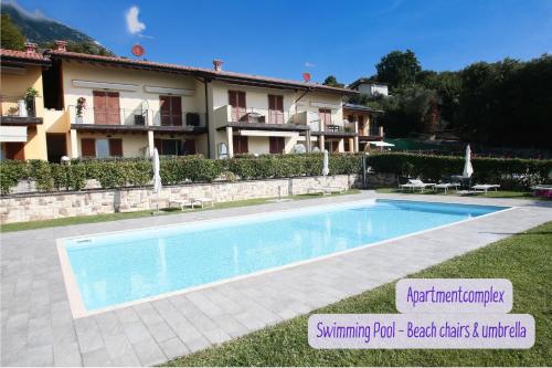 Bazén v ubytovaní Panorama lake view, pool & garden, 2 bathrooms, kingsize & single-beds, fast Internet alebo v jeho blízkosti