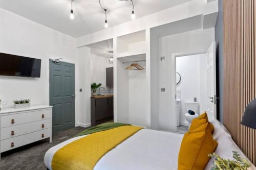 Gallery image of Nottingham Group Stay - 8 x Studio Apartments, sleeps 16, Free Parking in Nottingham