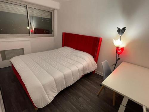 Photo de la galerie de l'établissement appartement avec vue panoramique, à Colombes