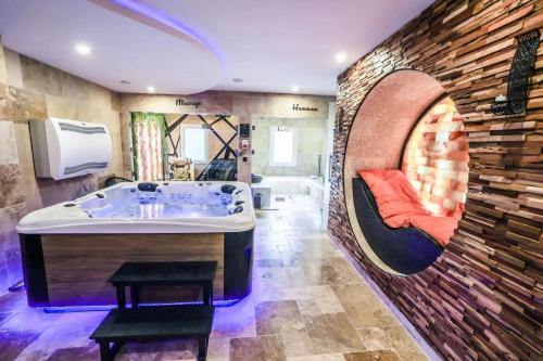 Appartement spacieux à Montbéliard avec espace bien-être privé