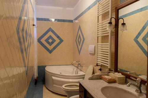 Ένα μπάνιο στο Villa Donna Grazia