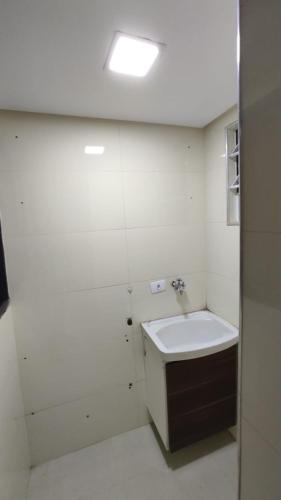 Ένα μπάνιο στο APARTAMENTO NO JARAGUA