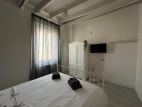 Authentic Milan Ringhiera House near Metro