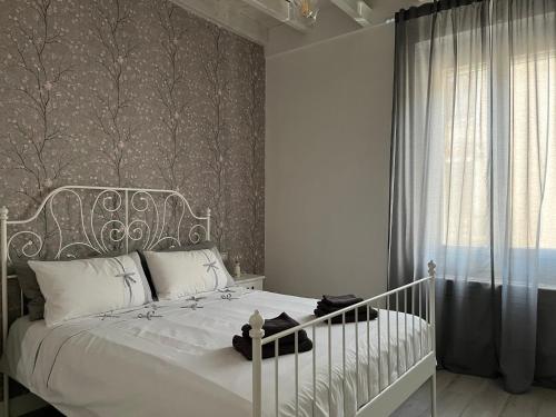 Authentic Milan Ringhiera House near Metro