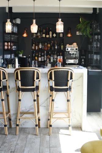 Lounge nebo bar v ubytování Le Général d'Elbée Hotel & Spa - Teritoria