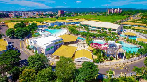 an aerial view of a resort with a water park at Lacqua diRoma RM Hospedagem in Caldas Novas