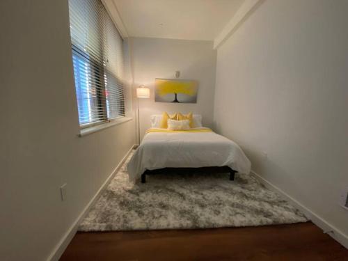 Spacious Waterfront Flat in Downtown Seattle_2