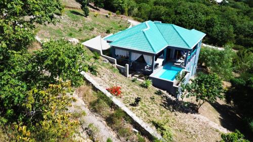 Vedere de sus a Sugar Moon, spectacular Antiguan Villa with pool