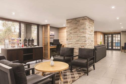 Galeriebild der Unterkunft Country Inn & Suites by Radisson, Williamsburg East Busch Gardens , VA in Williamsburg