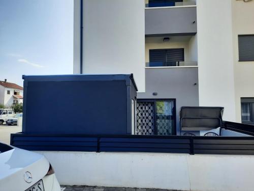 Apartments with a parking space Zadar - 22836