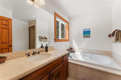 Kylpyhuone majoituspaikassa Tahoe Haven