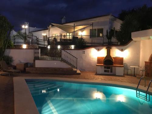 Kolam renang di atau dekat dengan Casa Esther Luxury Villa