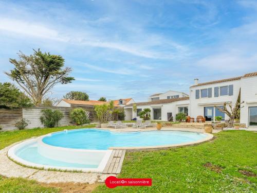 Photo de la galerie de l'établissement Villa de Luxe à Angoulins, Piscine Privée, Jusqu’à 12 personnes - FR-1-535-55, à Angoulins-sur-Mer